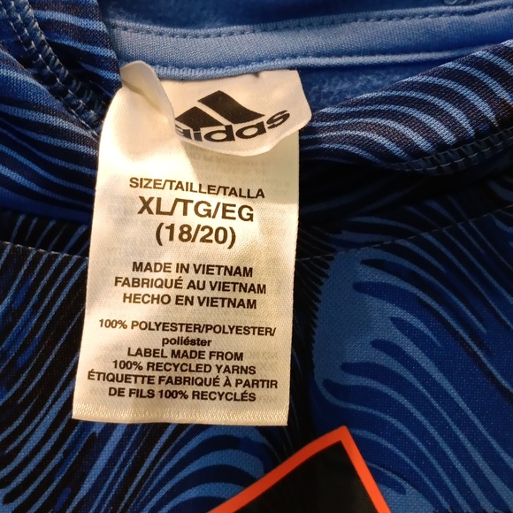 Boys Adidas 2 piece jogging suit - Picture 3 of 6